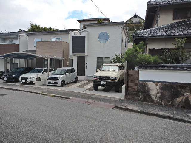 佐伯区 構造:木造土地面積:134.57平米 ( 40.7坪 ) 建物面積:99.82平米 ( 30.19坪 )