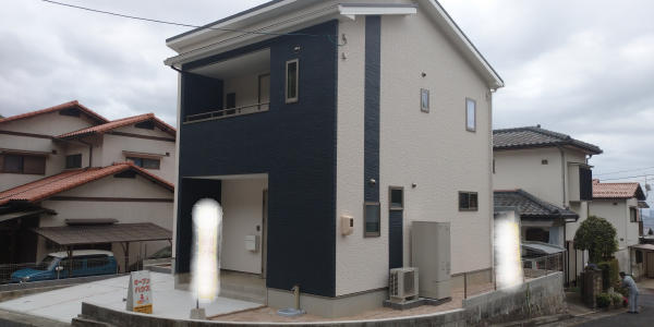 安佐南区 構造:木造土地面積:153.2平米 ( 46.34坪 ) 建物面積:110.95平米 ( 33.56坪 )