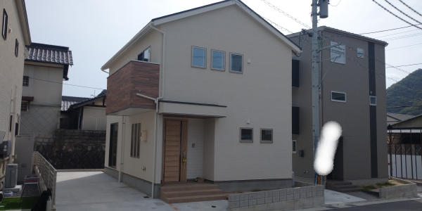安佐南区 構造:木造土地面積:107.83平米 ( 32.61坪 ) 建物面積:108.19平米 ( 32.72坪 )