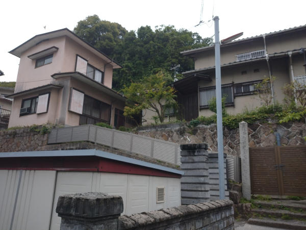 南区 構造:木造土地面積:528.92平米 ( 159.99坪 ) 建物面積:123.5平米 ( 37.35坪 )